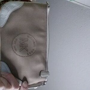 MaK large wristlet 1